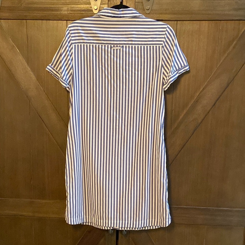 Vineyard Vines🐳Seersucker Shirt Dress - Picture 3 of 5